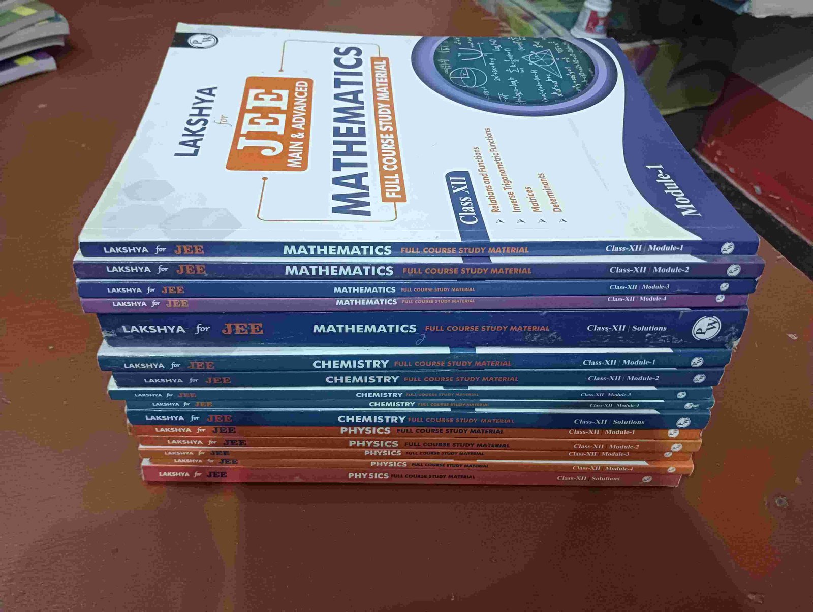 PW lakshya 2024 Class 12 full module set JEE - Second Hand - Bookaao