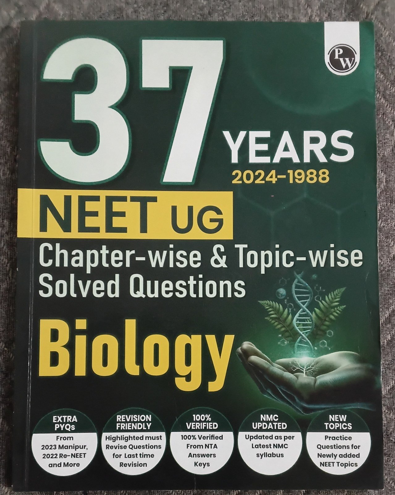 Pw last 37 years PYQ book for Biology 2024 - 1988 - Second Hand - Bookaao