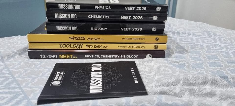 PW mission 100+phy&zoo MEDEASY+PW 12yrs solved pyq - Second Hand - Bookaao