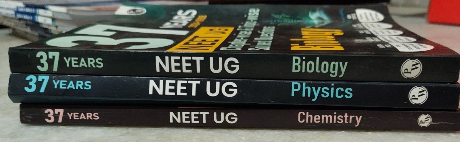 PW NEET PYQ'S PCB (1988-2024) - Second Hand - Bookaao