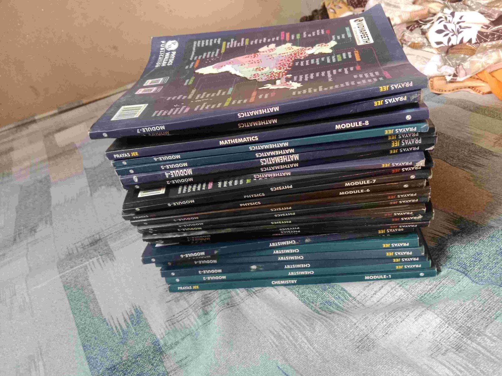 Pw prayas module 2025 edition {(set of 8)*3} - Second Hand - Bookaao