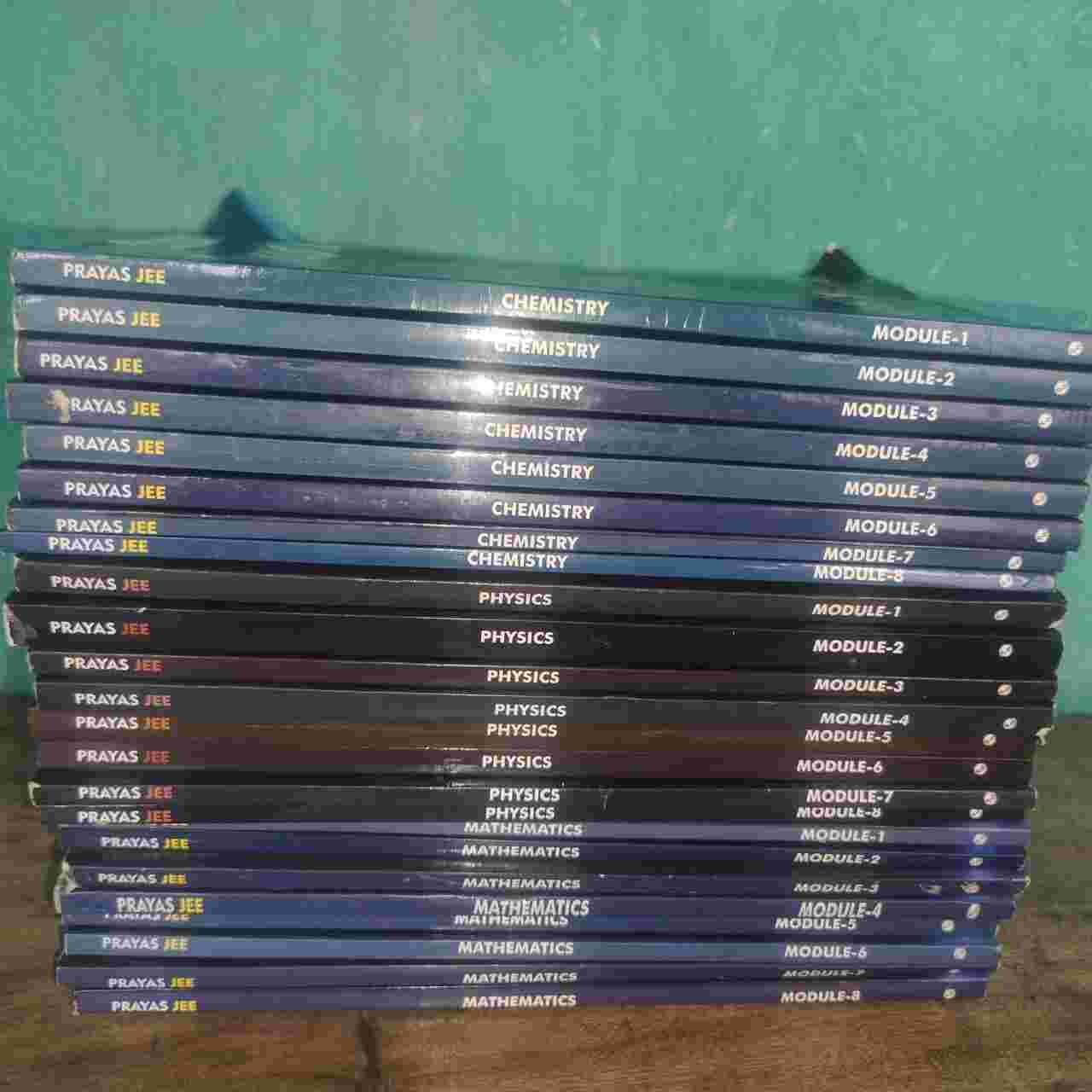PW's Prayas module of 1.0 batch. For mains & adv. - Second Hand - Bookaao