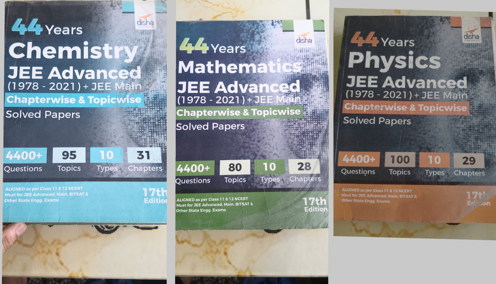 Pyq book for physics , chemistry, maths - Second Hand - Bookaao