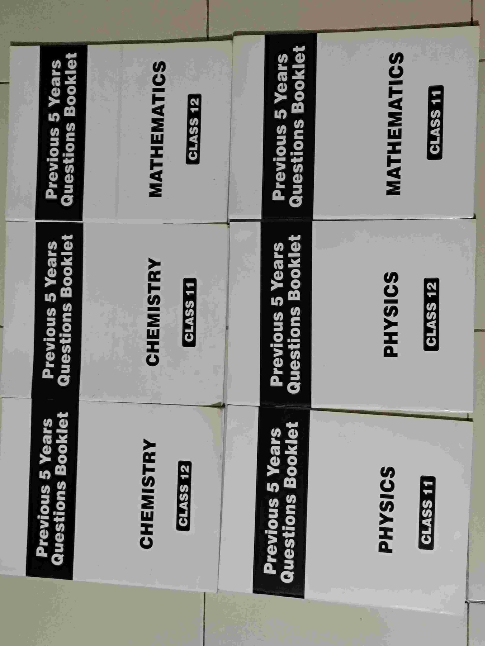 PYQ booklet for JEE mains (2020-2024) with answers - Second Hand - Bookaao