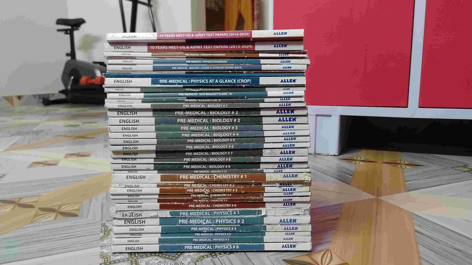 Selling complete ALLEN NEET Achiever  material - Second Hand - Bookaao
