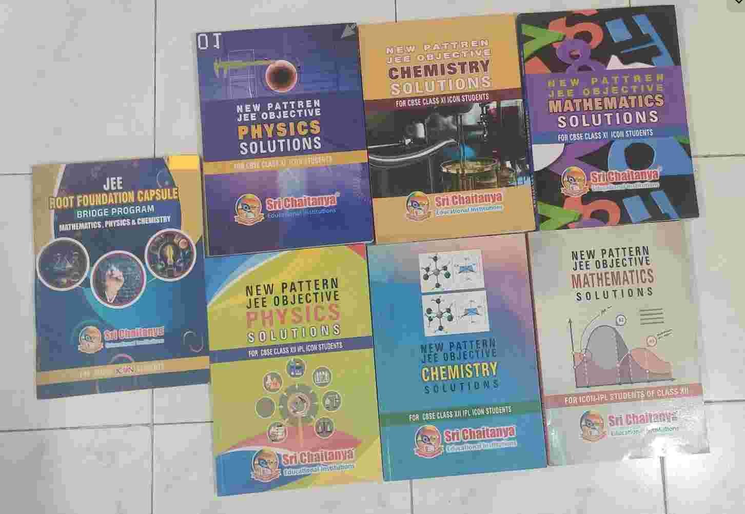 Solutions of JEE integrated and objective material - Second Hand - Bookaao