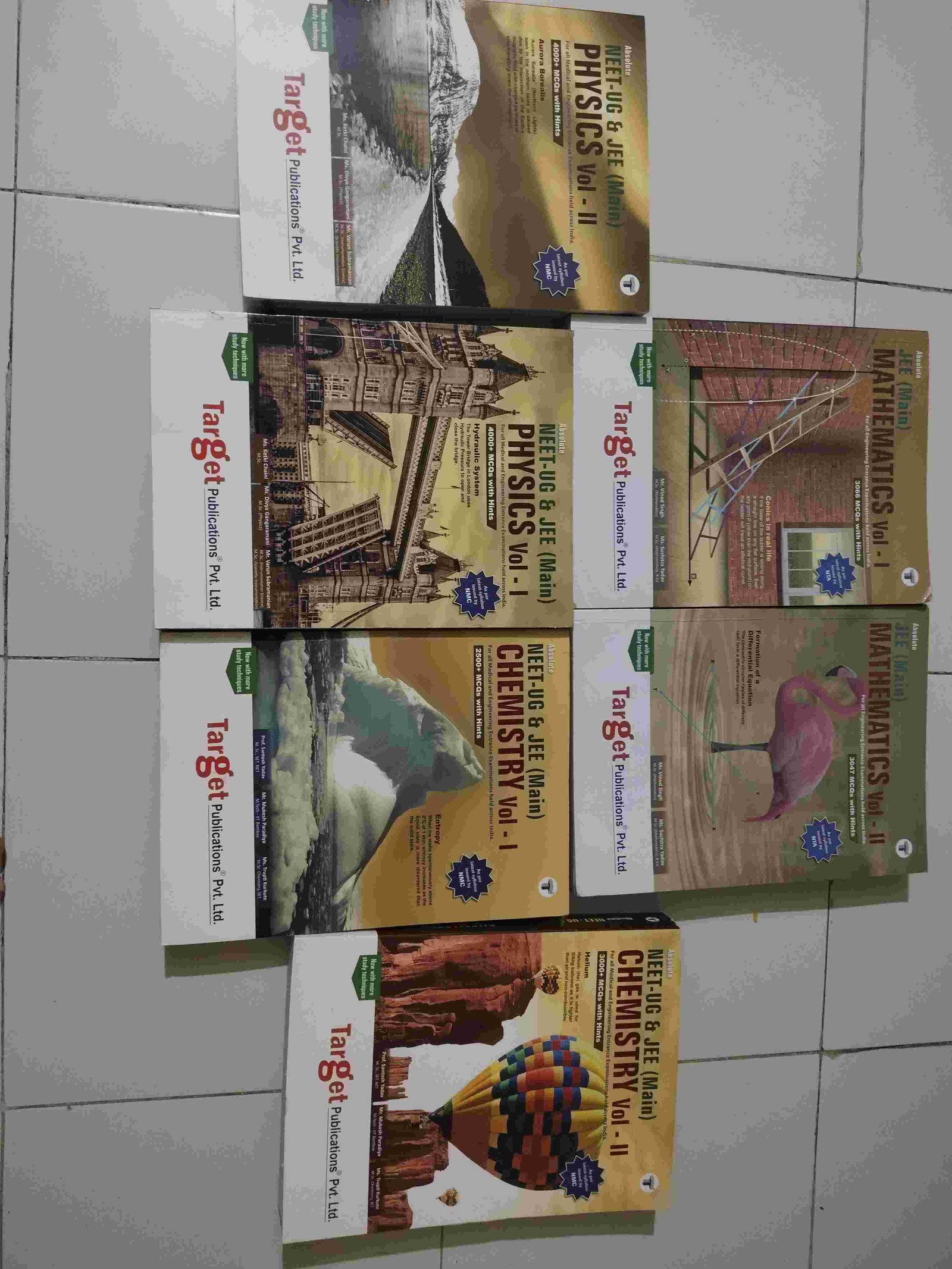 Target Publications Absolute Jee mains PCM modules - Second Hand - Bookaao