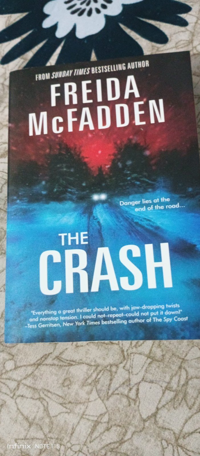 Rent The crash in srinagar - Bookaao