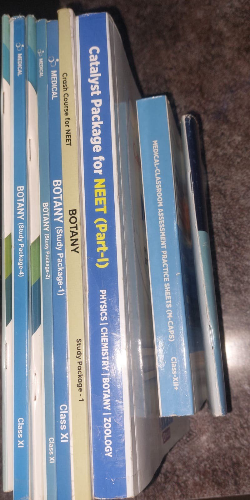 Title:Aakash/NEET Class 11 Study Material students - Second Hand - Bookaao