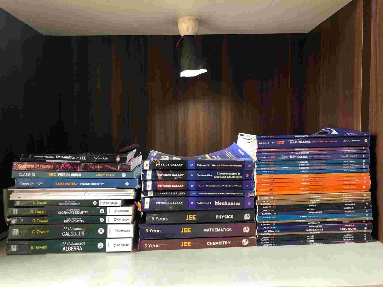 Complete Ultimate JEE Main & Advanced Mega Bundle - Second Hand - Bookaao