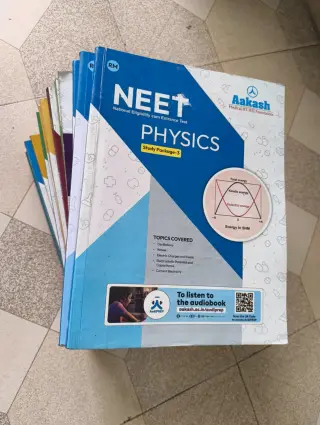 Aakash module Physics Chemistry Botany Zoology - Second Hand - Bookaao