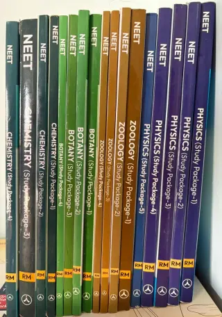 Aakash NEET Books + MTG Fingertips + HC Verma - Second Hand - Bookaao