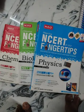 Mtg fingertips  Bio, phy and che - Second Hand - Bookaao
