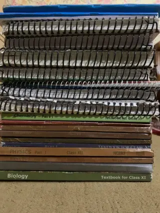 NEET COMPLETE TOOLKIT- books, notes, papers - 2nd Hand Book - Bookaao