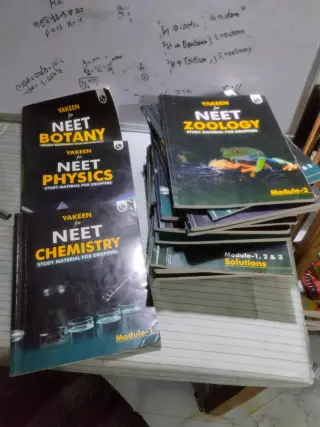 PW YAKEEN NEET ALL MODULES WITH SOLUTIONS - Second Hand - Bookaao