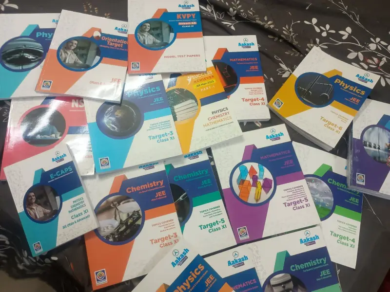 Buy New Akash modules for jee mains and jee advanced in Najafgarh - Bookaao