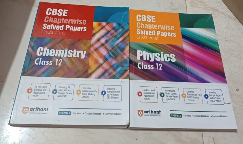 Buy Second Hand ARIHANT 12 CBSE PHY, CHEM CHAPTERWISE SOLVED PAPER in Bangalore - Bookaao