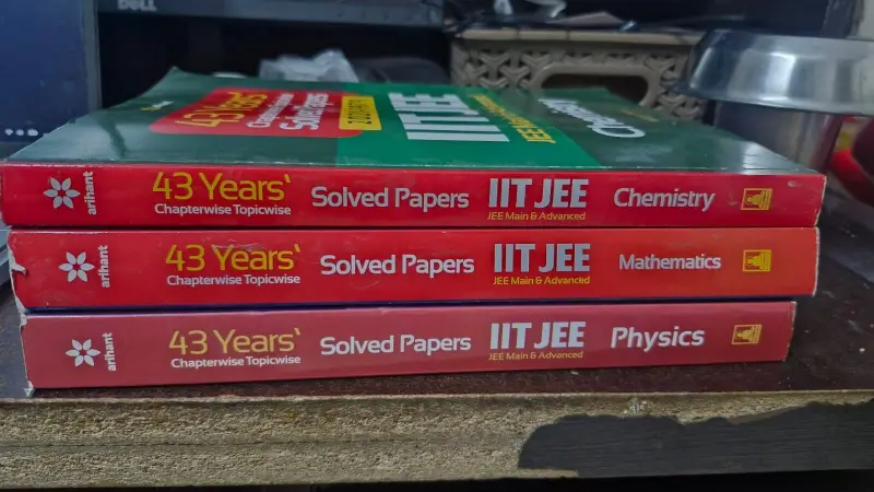 Buy Second Hand Arihant JEE Mains & Advance 48 Years PYQs in New Delhi - Bookaao