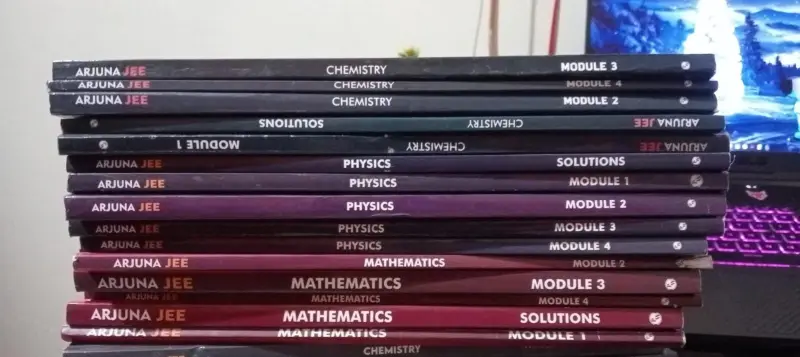 Buy Second Hand Arjuna JEE Modules in Raisen - Bookaao