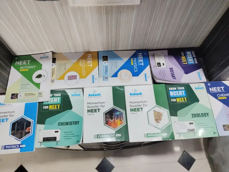 Buy Second Hand 📚 Best NEET Modules – 2025 Edition (akash). in Bhilad - Bookaao