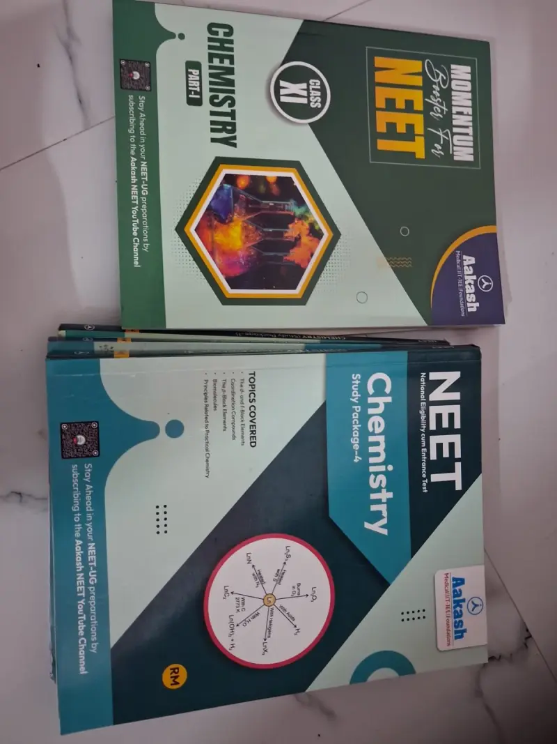 Buy Second Hand CHEMISTRY AAKASH MODULES FOR NEET+FREE MOMENTUM in Lucknow - Bookaao