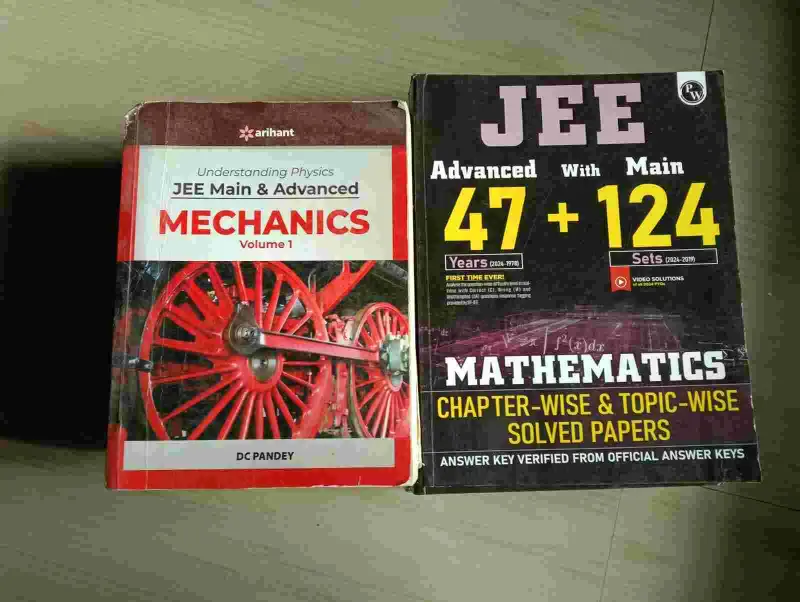 Buy Second Hand DC Pandey set of 5 and PYQS combo in Ulhasnagar - Bookaao