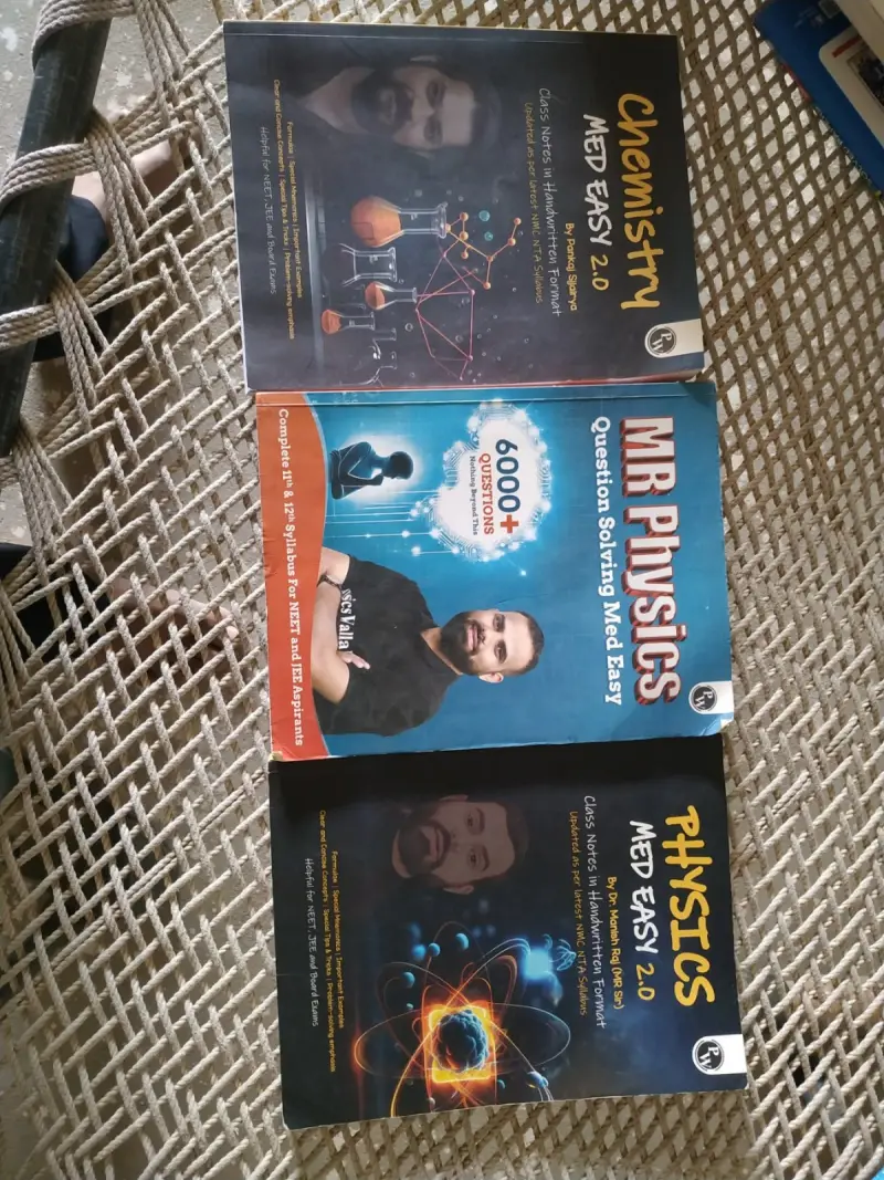 Buy Second Hand Med easy 2.0 of chemistry and physics by Mr ,panka in Megal village - Bookaao