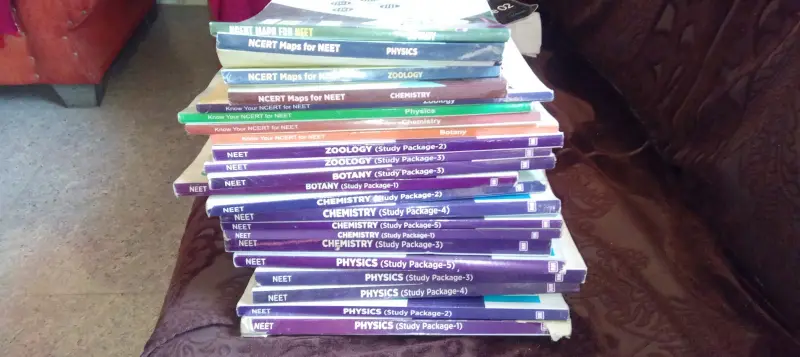 Buy Second Hand Neet aakash study package in Deoria - Bookaao