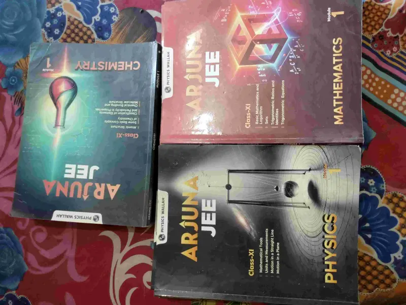 Buy Second Hand PW Arjuna for Jee Mains & Advance Class 11, 15set in Darbhanga / Rampura - Bookaao