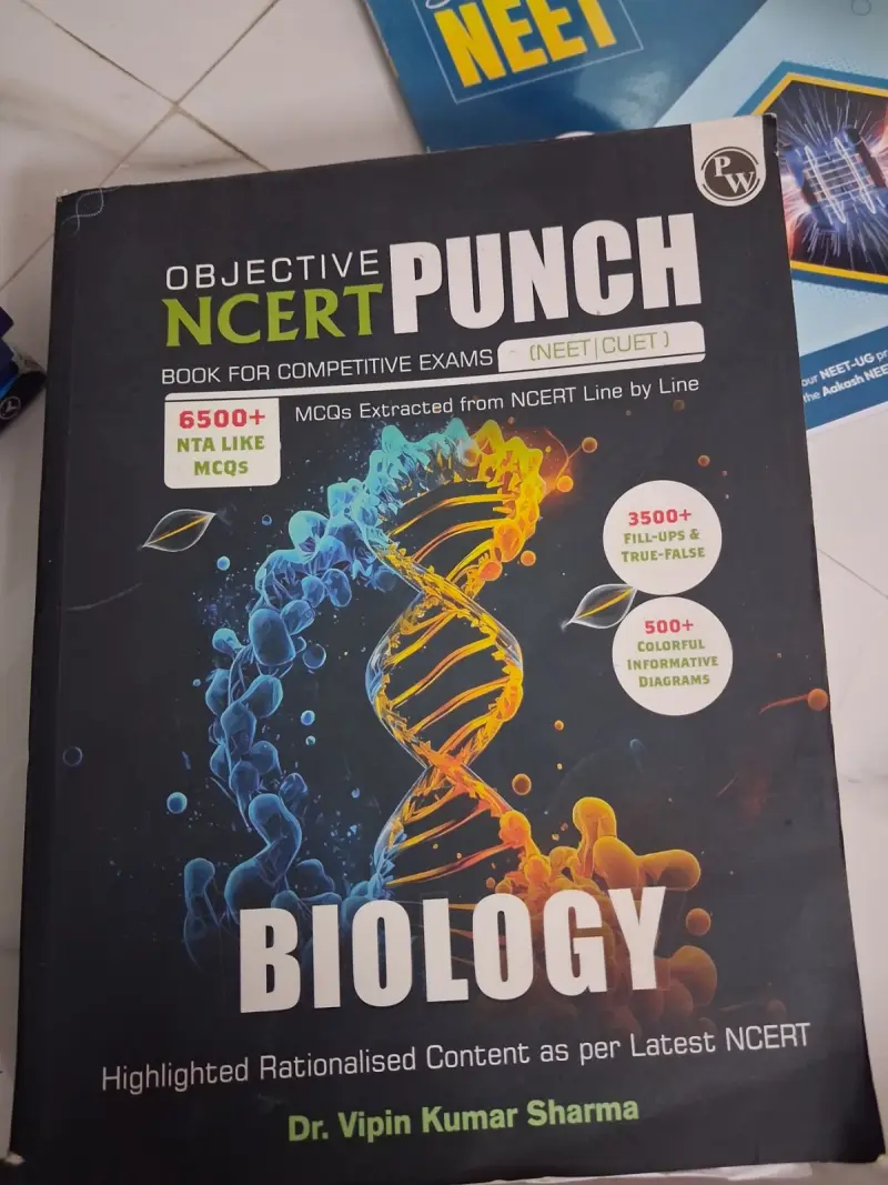 Buy Second Hand PW BIOLOGY NCERT PUNCH FOR NEET (MRP-1099) in Lucknow - Bookaao