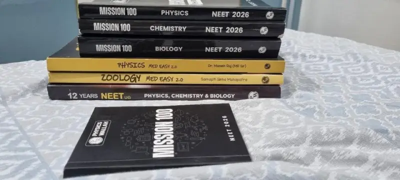 Buy Second Hand PW mission 100+phy&zoo MEDEASY+PW 12yrs solved pyq in pune - Bookaao