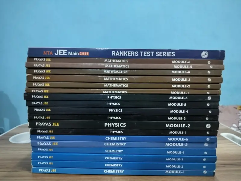 Buy Second Hand PW Prayas JEE Modules +1 rankers Test Series book in Delhi - Bookaao